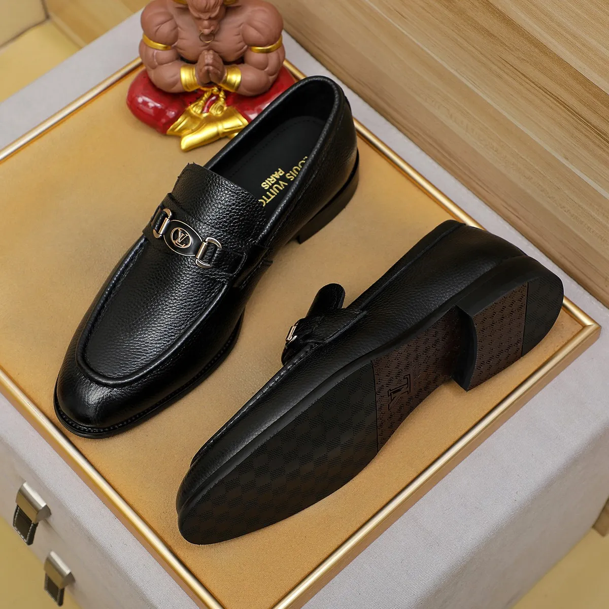Men's shoes 💰 440💰 Louis Vuitton LV ® 🆕 model 🔛 full shoe counter, first layer cowhide, 🐂leather lining casual shoes for men, super soft outsole, a must-have for driving. The counter is synchronized with the original first layer cowhide, completely 1:1 mold customization 🌹 top version, color optional! Number: 38-44 (45.46 customized)